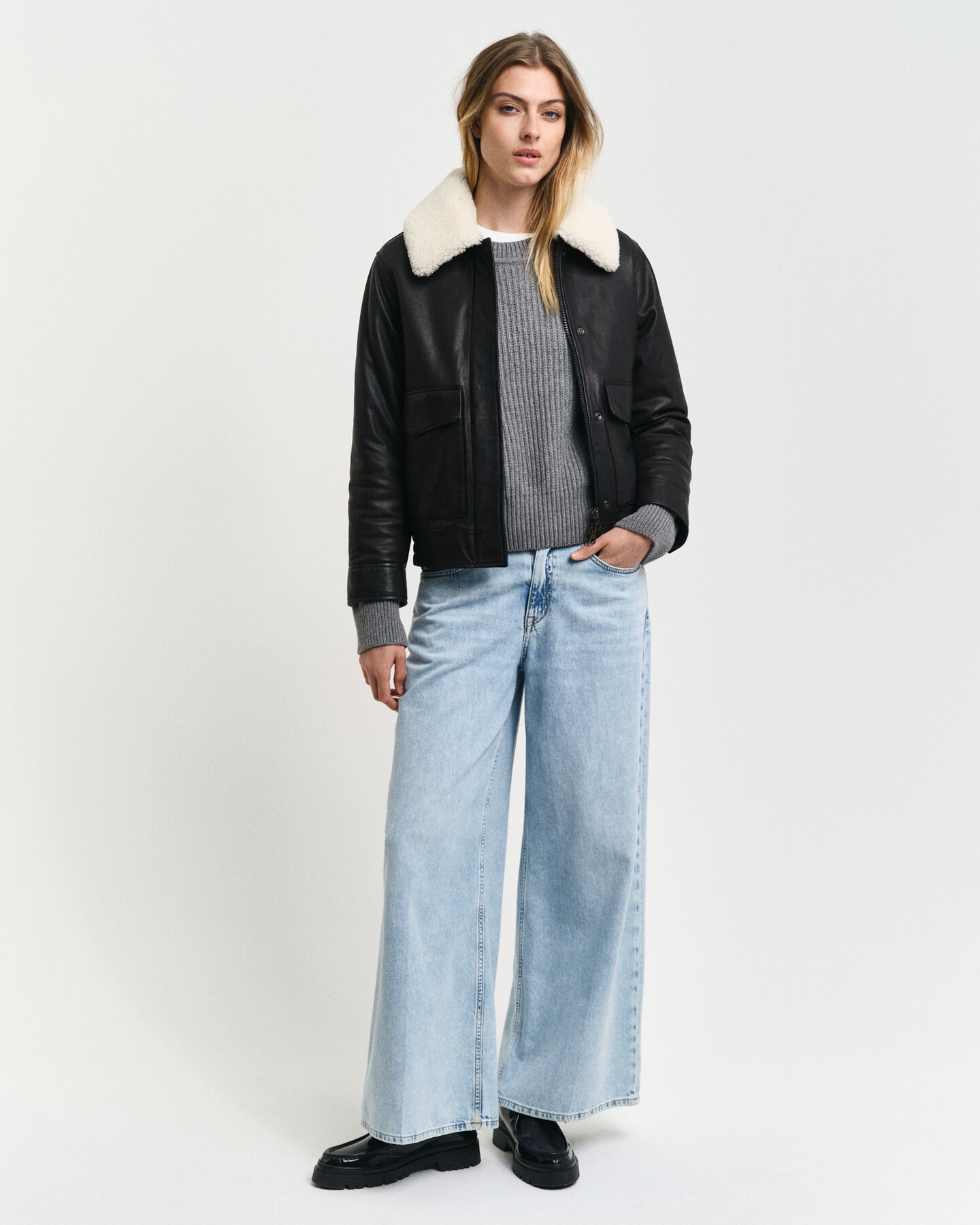 Rippstrick Rundhalspullover