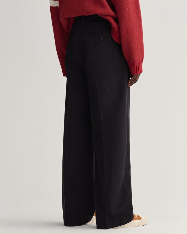 Volumin&ouml;se Chinohose mit Bundfalten