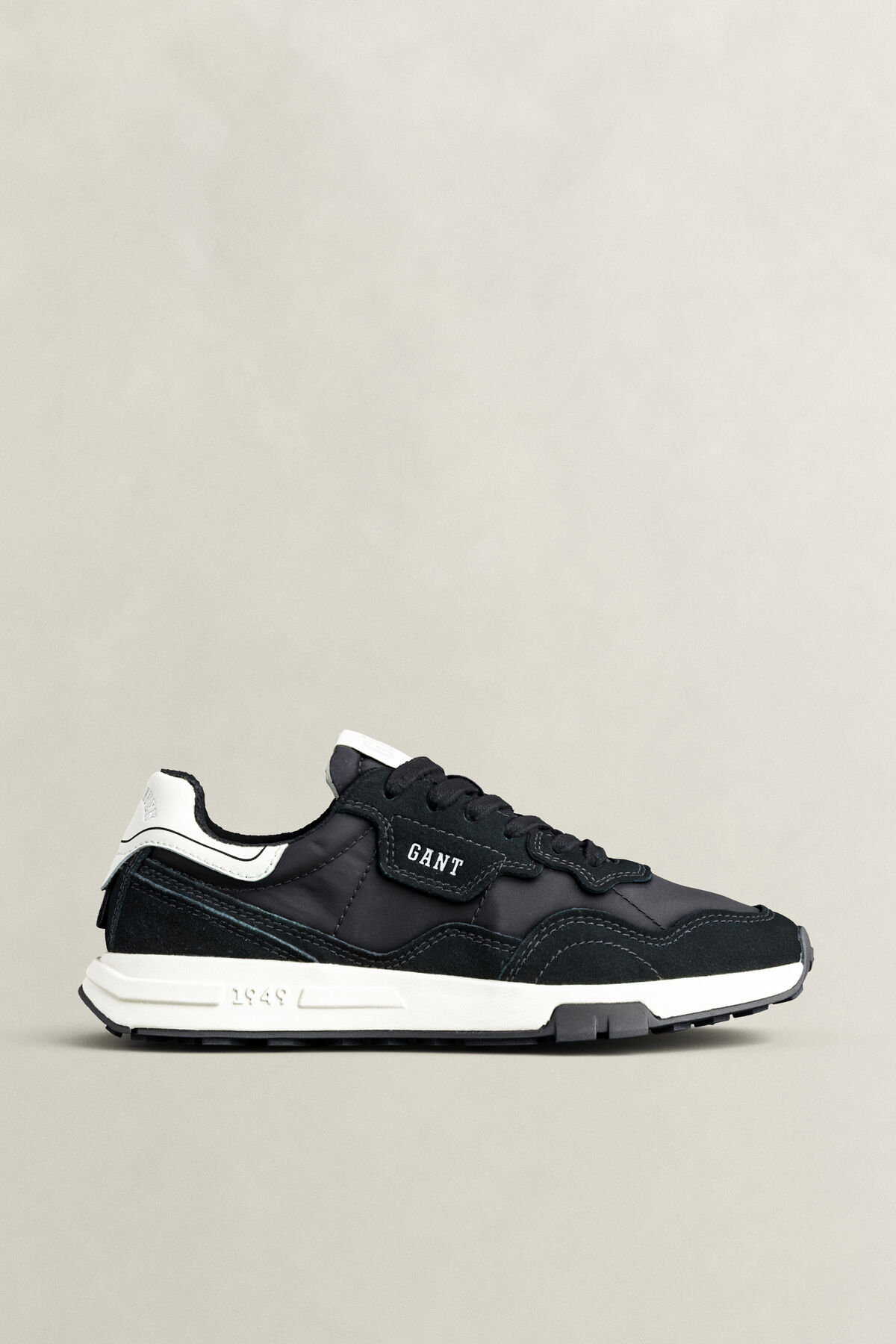Youtron Sneaker aus Veloursleder — BLACK