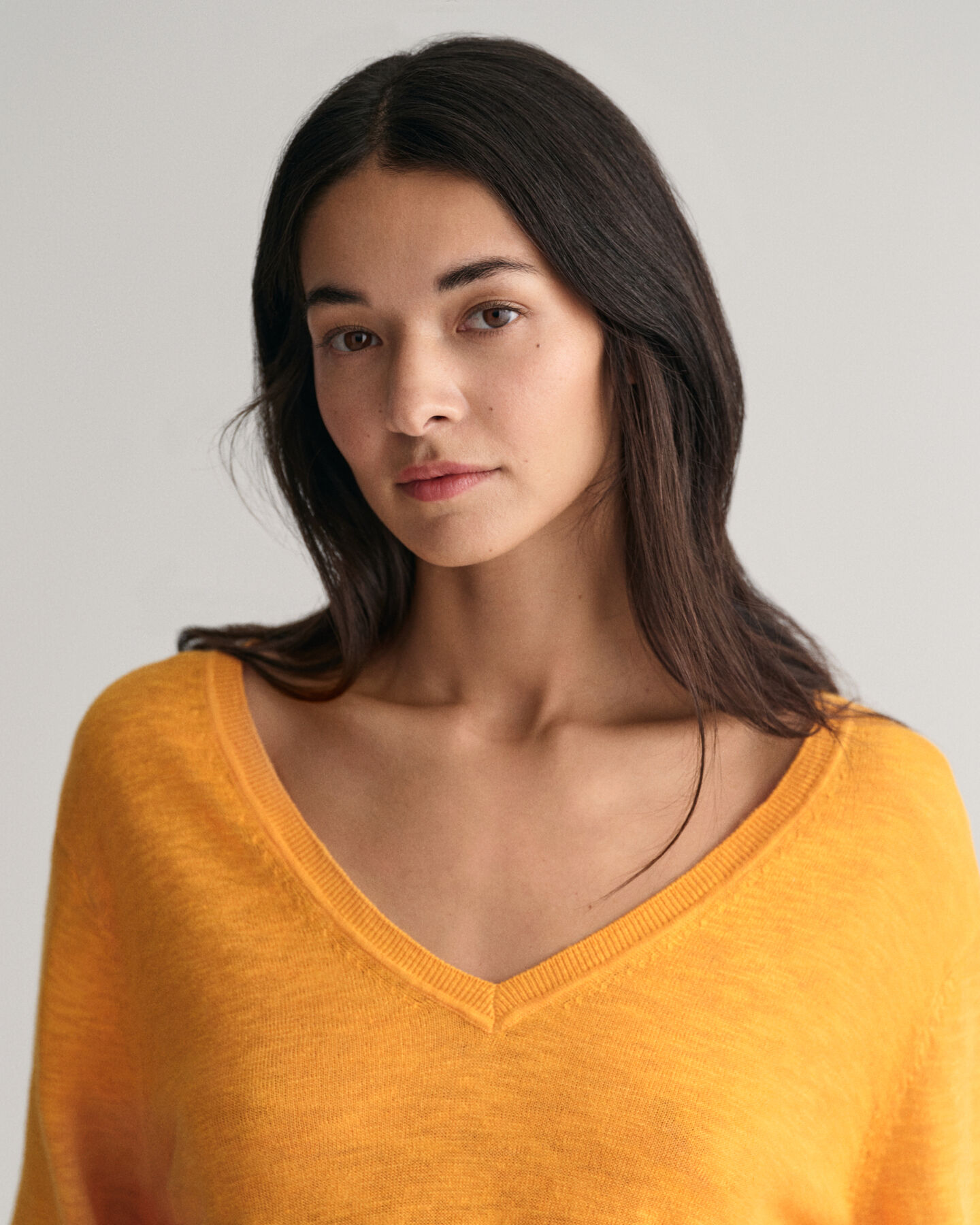 V-Neck Pullover aus Leinenmischgewebe