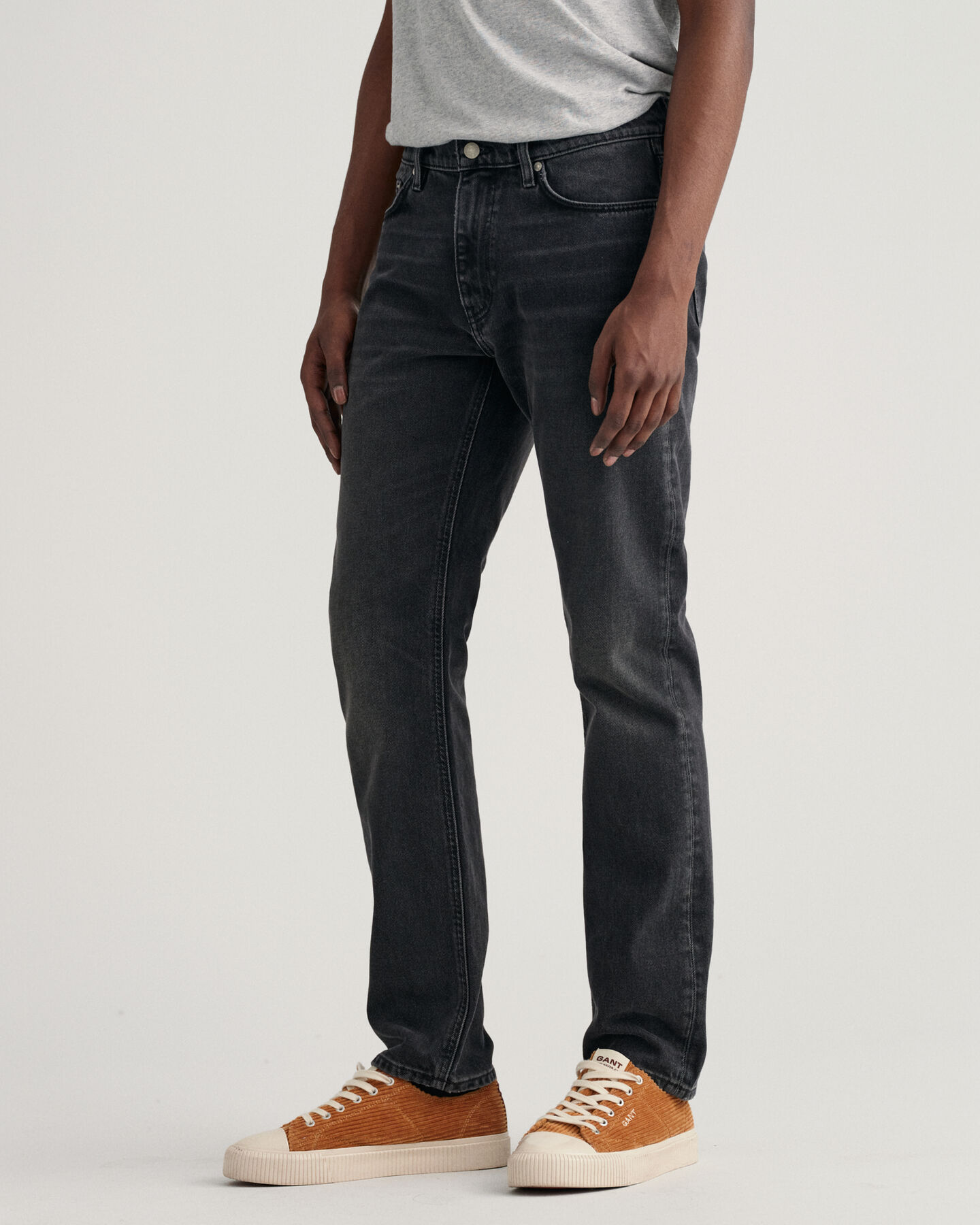 Arley Regular Fit Expressive Wash Jeans