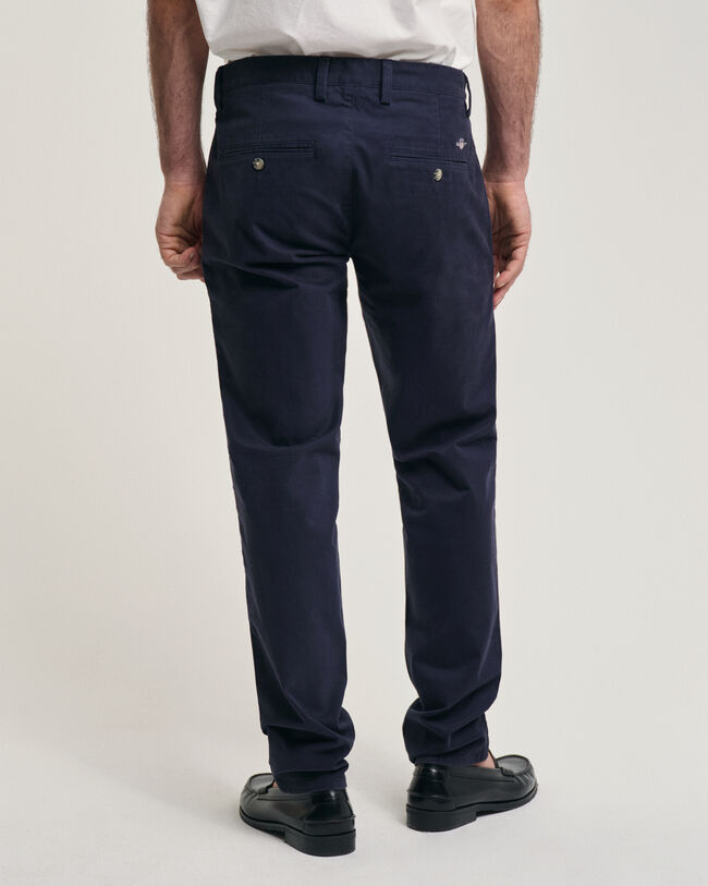 Seasonal Essential Slim Fit Archive Shield Chinohose