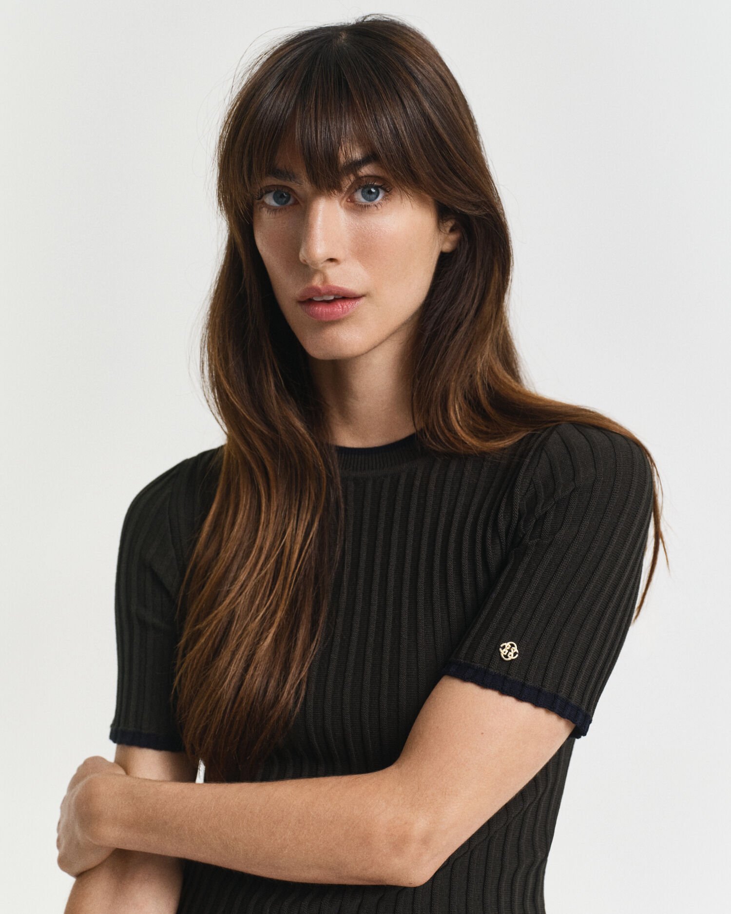 Gerippter Kurzarmpullover mit Kontrasten