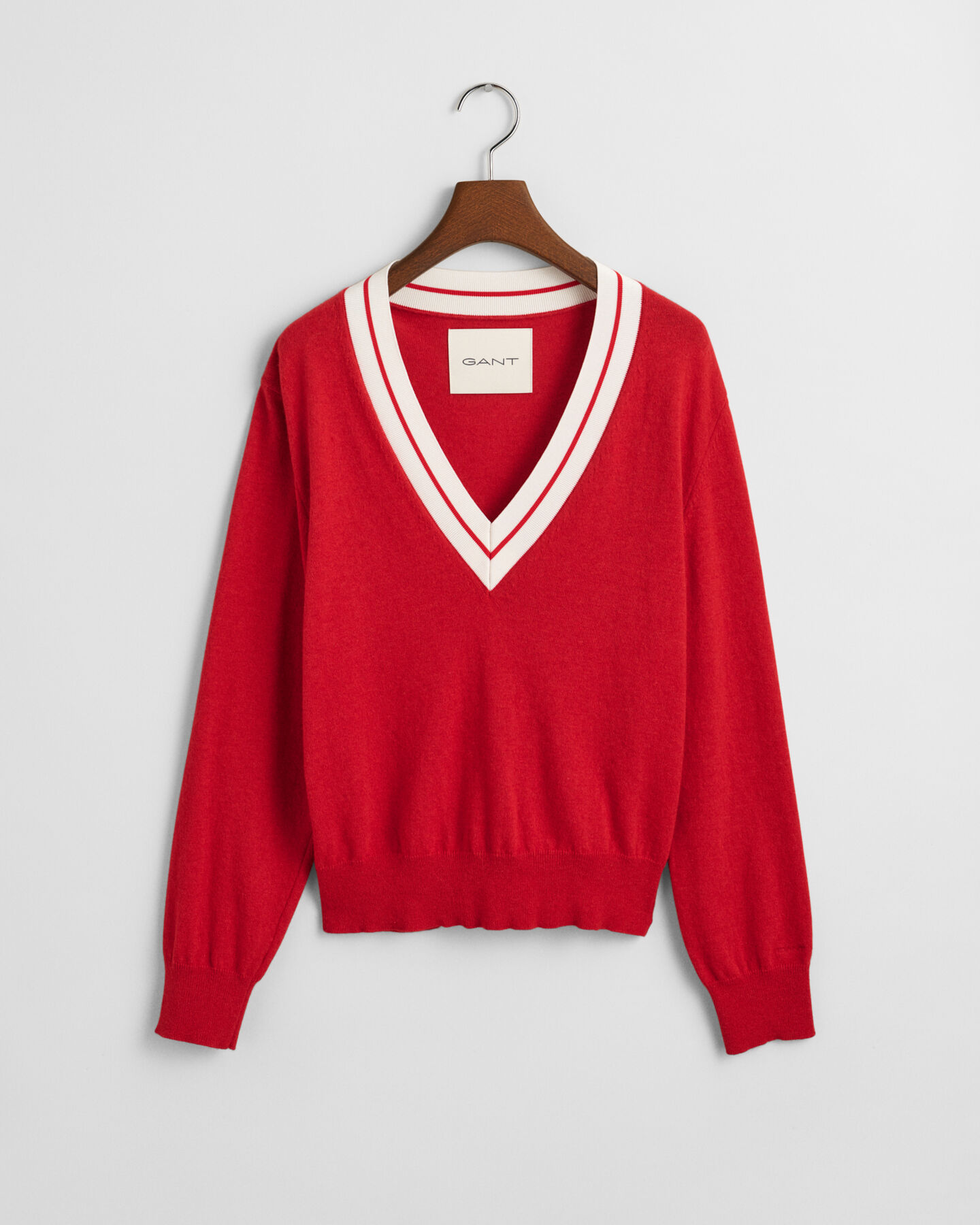 V-Neck Pullover mit Kontrasten