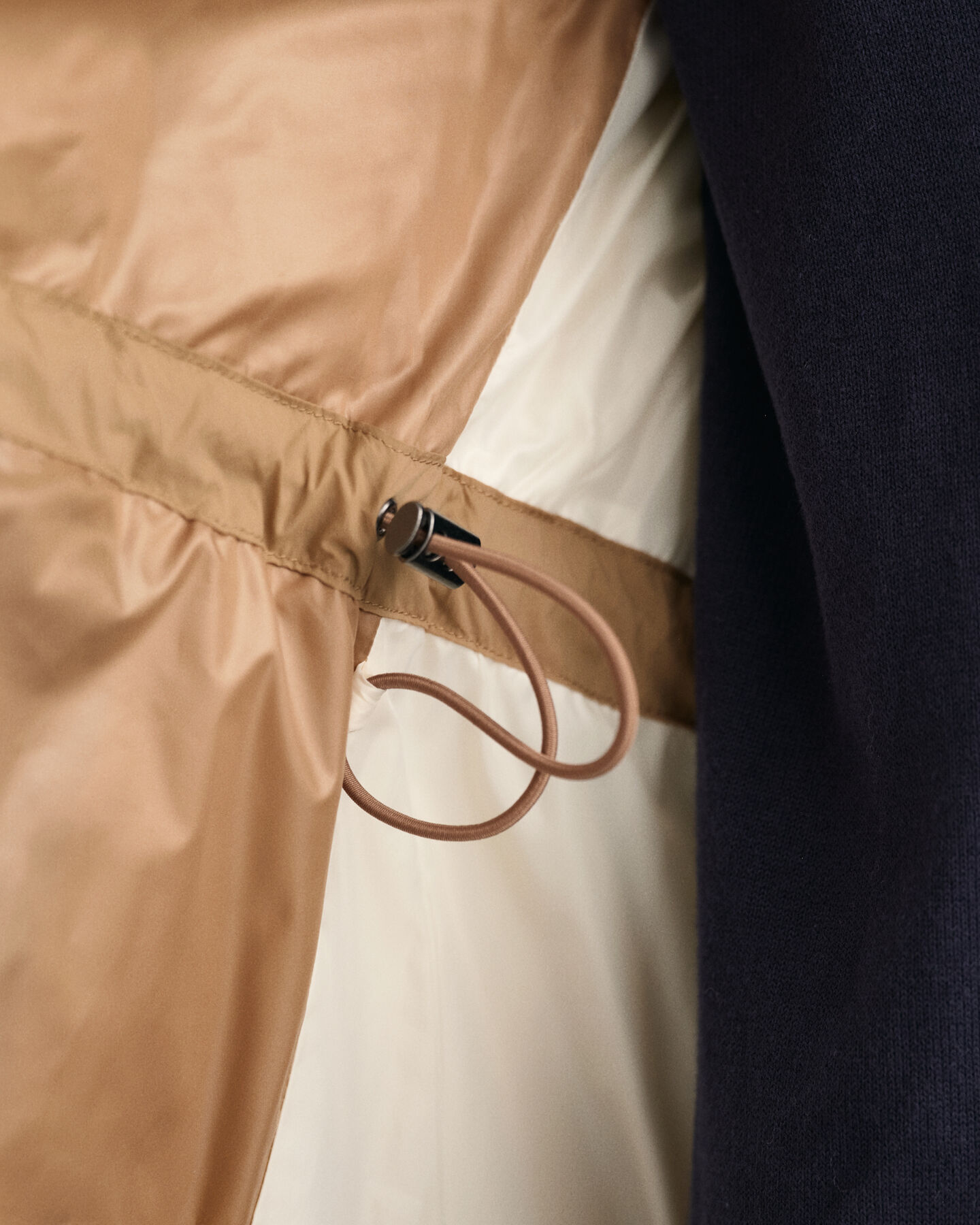 Mittellange Daunenjacke