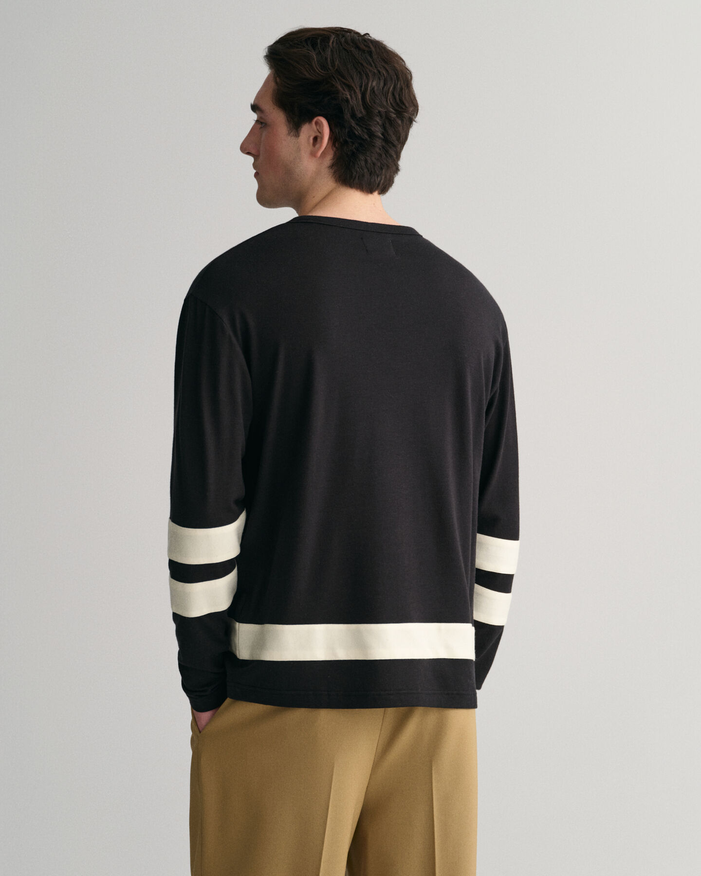 Script Graphic Langarm-T-Shirt