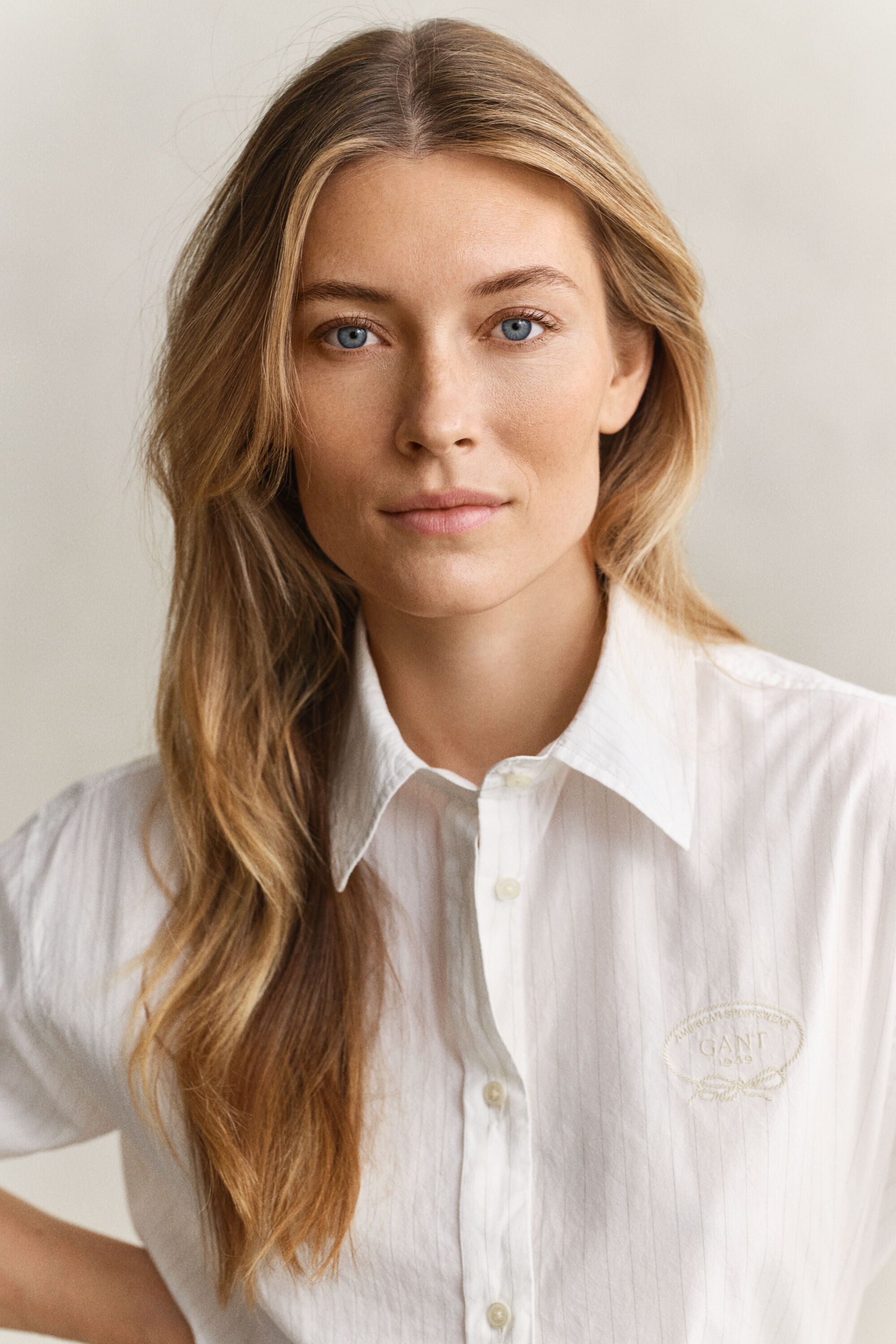 Gestreifte Bluse mit Stickerei