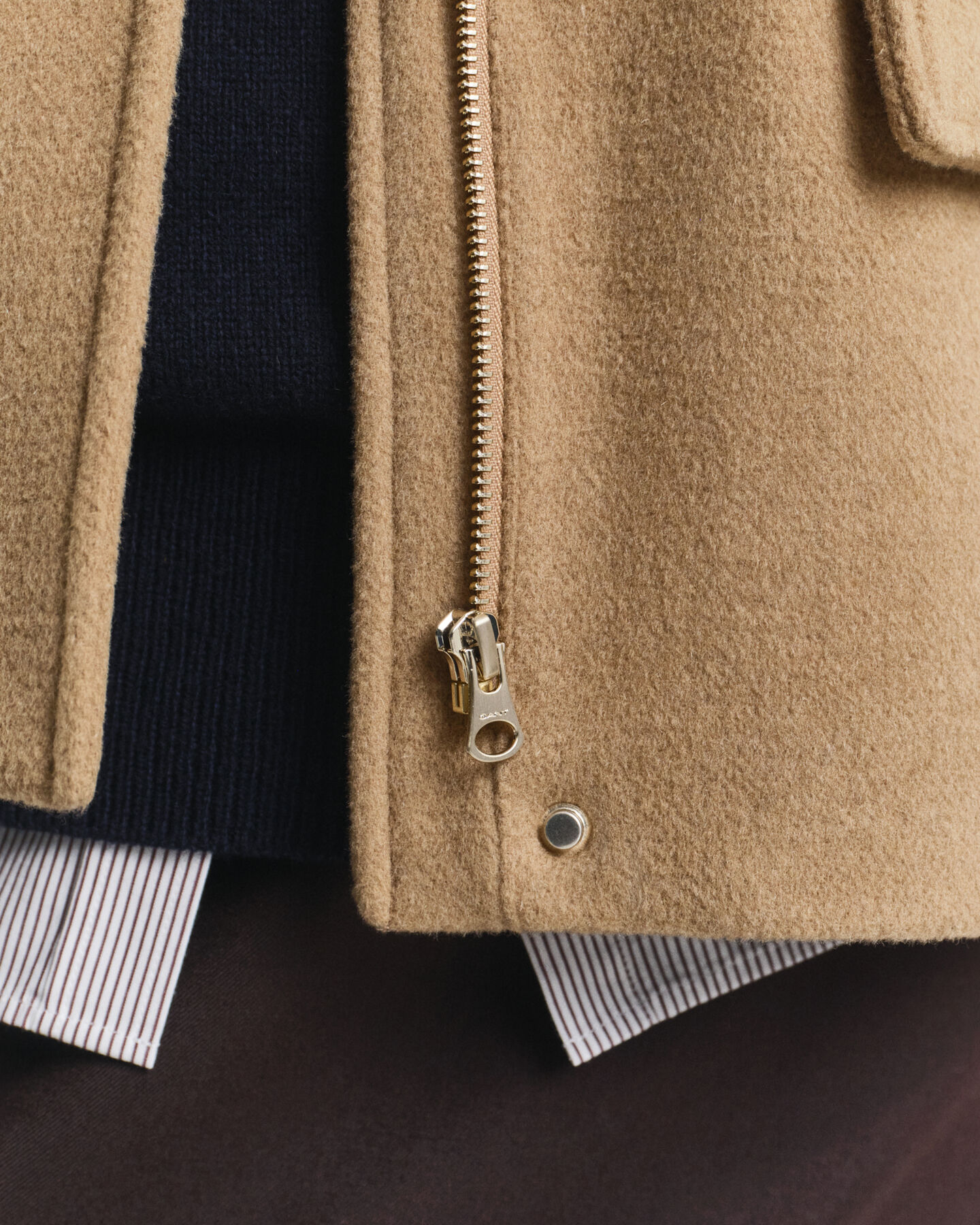 Kurze Reißverschlussjacke aus Wolle