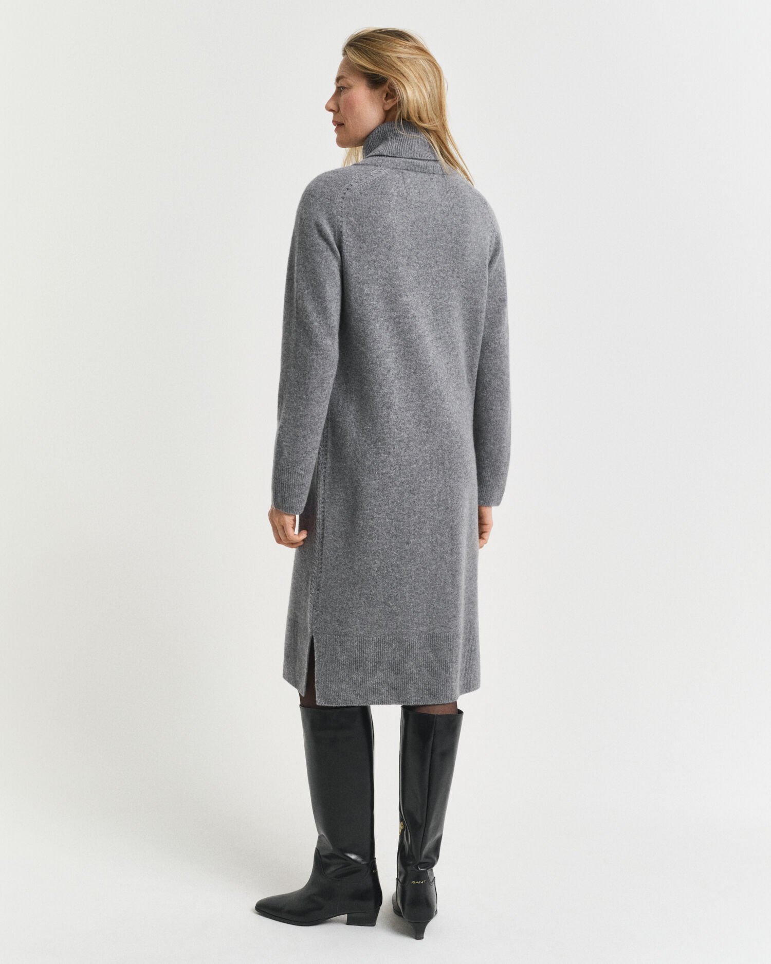 Rollkragenkleid mit Strickdetails