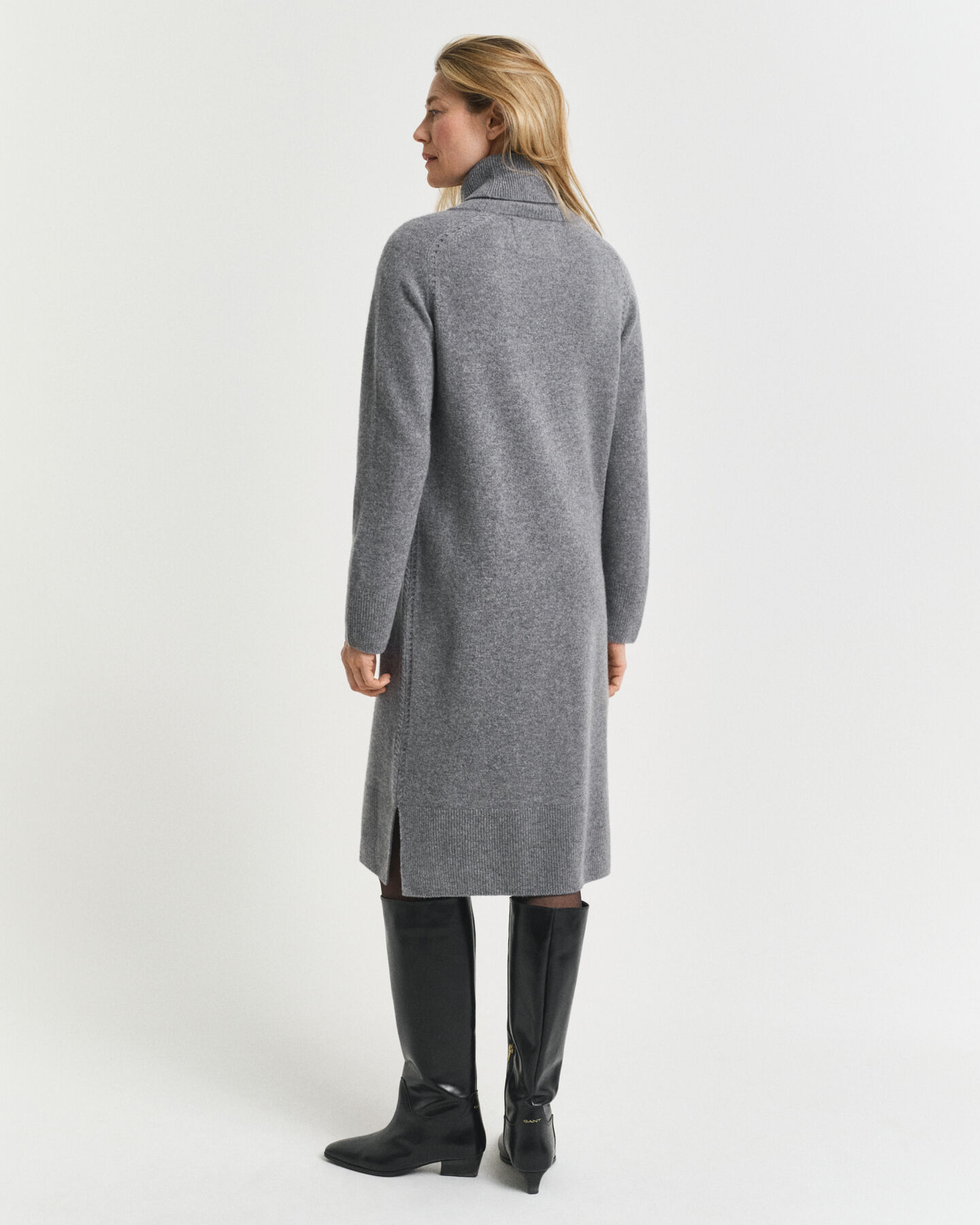 Rollkragenkleid mit Strickdetails