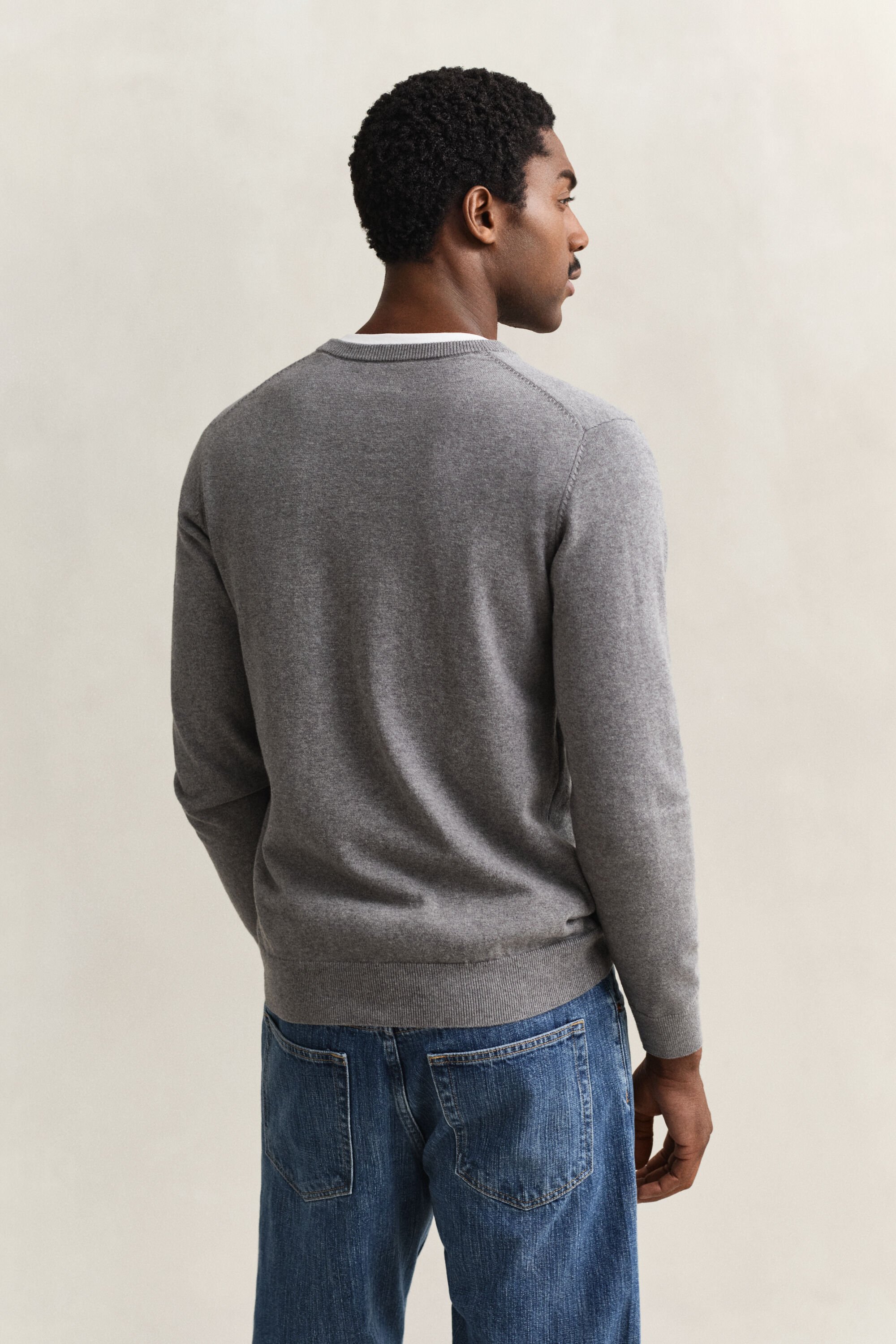 Klassischer V-Neck Pullover aus Baumwolle