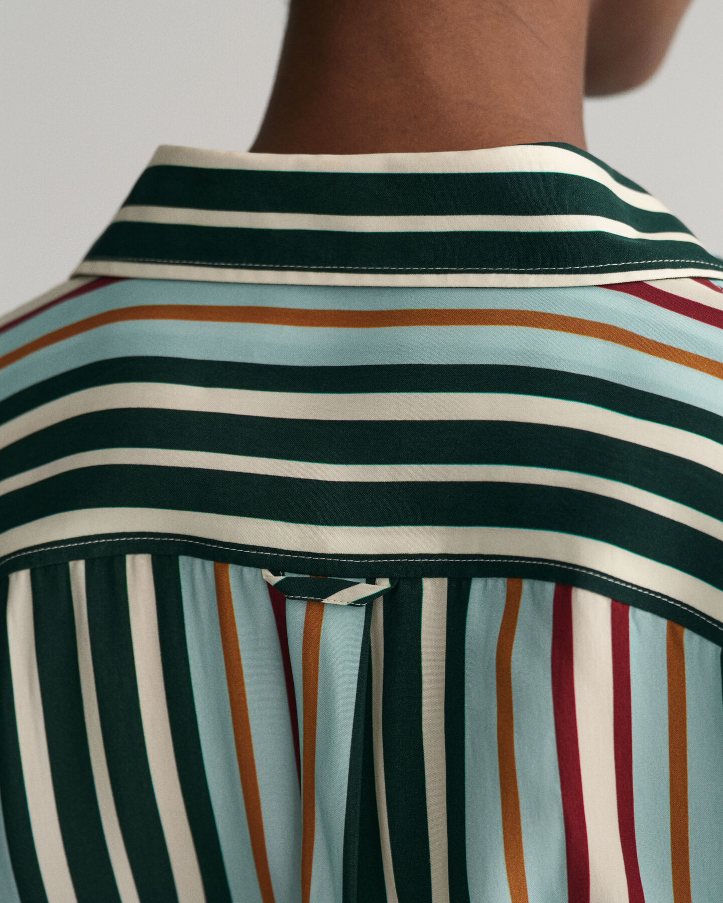 Relaxed Fit Hemdblusenkleid mit bunten Streifen