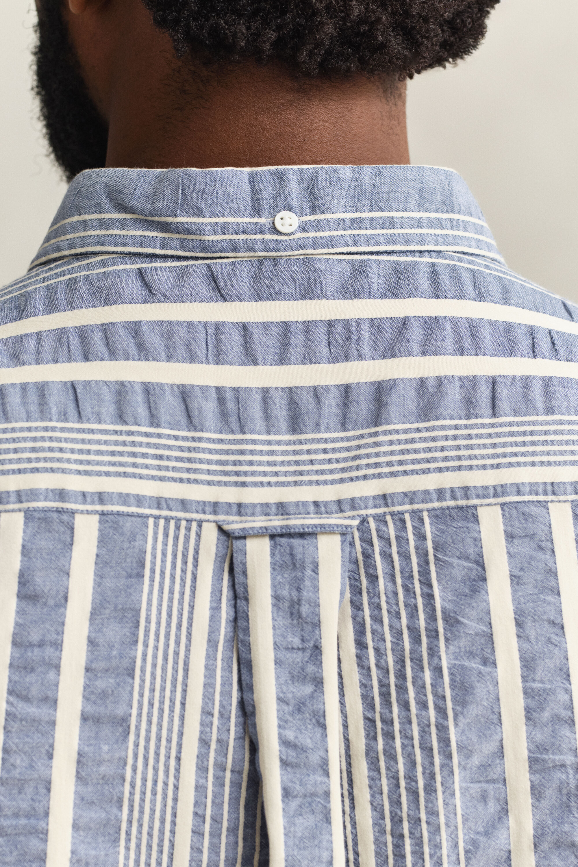 Relaxed Fit Seersucker Hemd mit Streifen