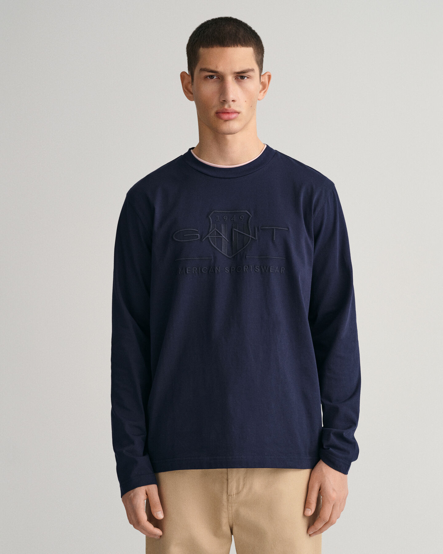 Tonal Shield Langarm-T-Shirt