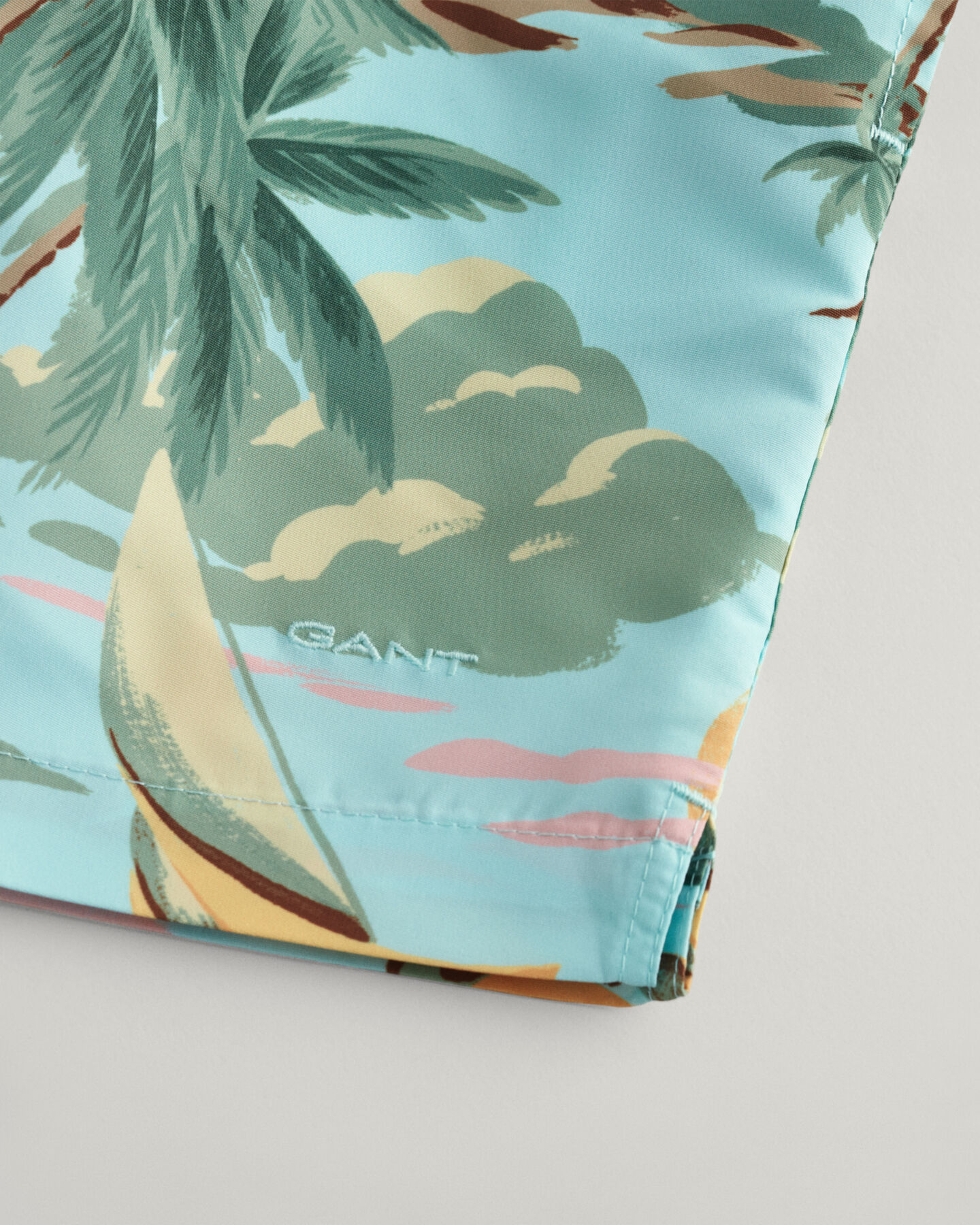 Boys Hawaiian Print Badeshorts