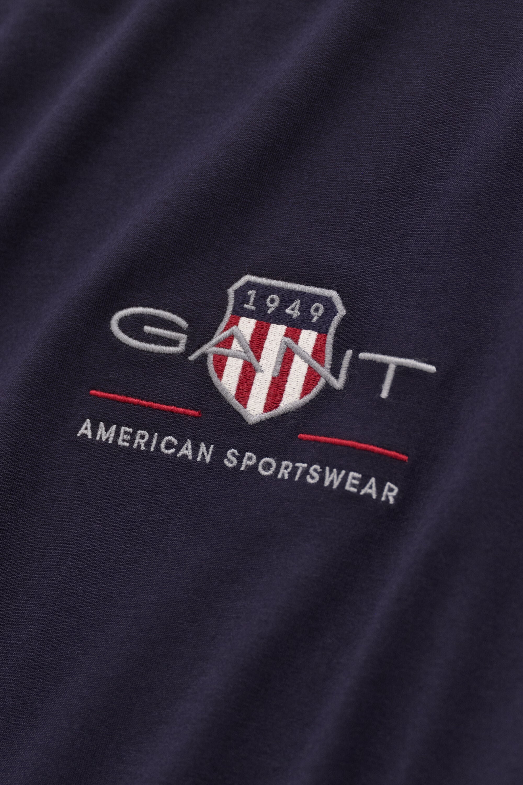 Archive Shield T-Shirt mit Stickerei