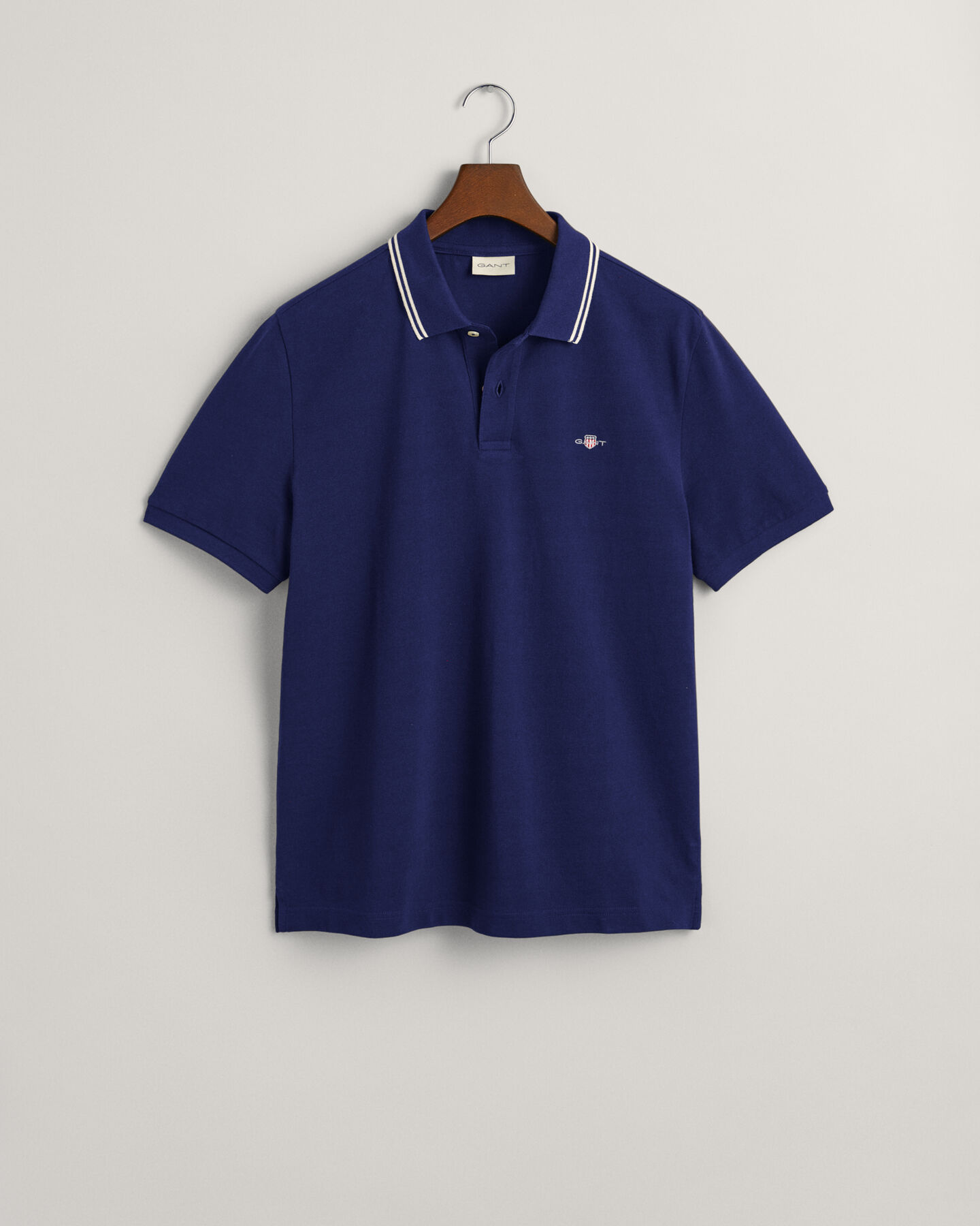 Seasonal Essential Tipped Piqu&eacute; Poloshirt mit Kontrast