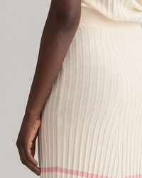 Rippstrick-Rock mit Streifen