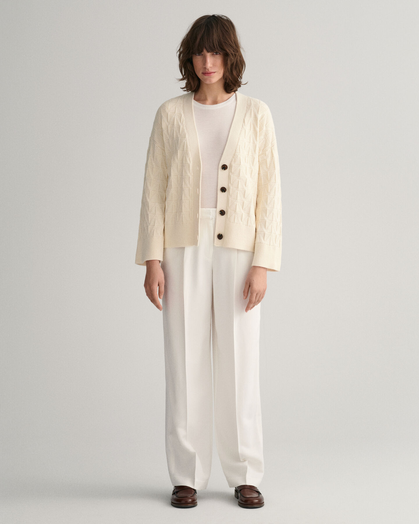 V-Neck Strickjacke mit Fischgr&auml;tmuster