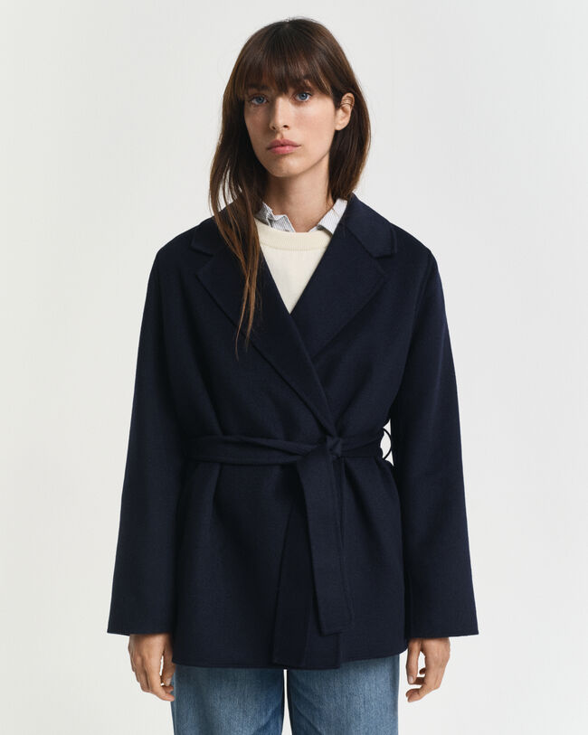 Handgenähte Jacke mit Gürtel