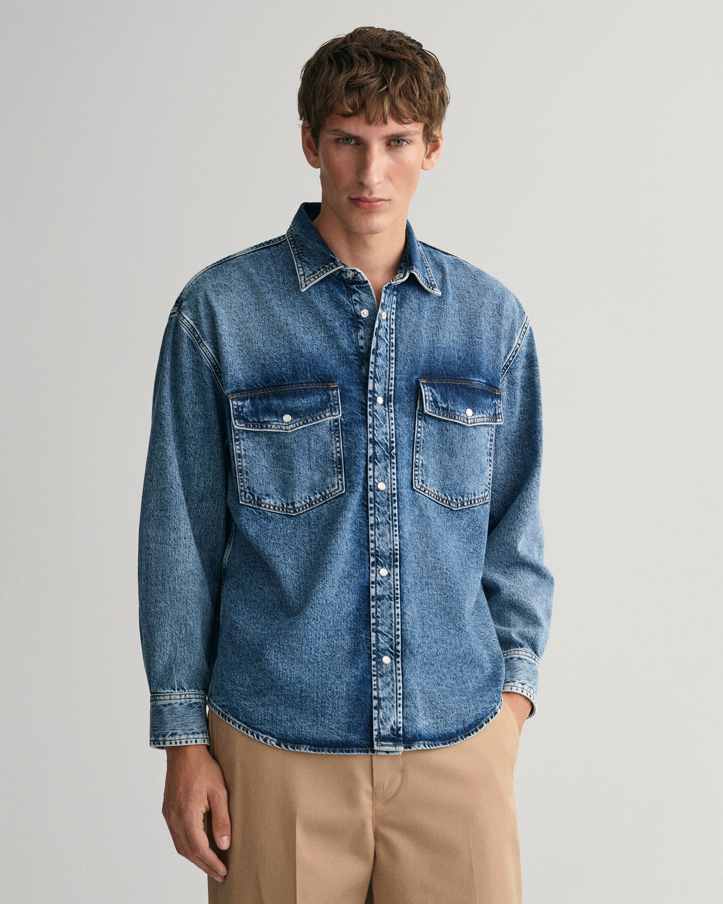 Oversized Hemd aus gewaschenem Denim