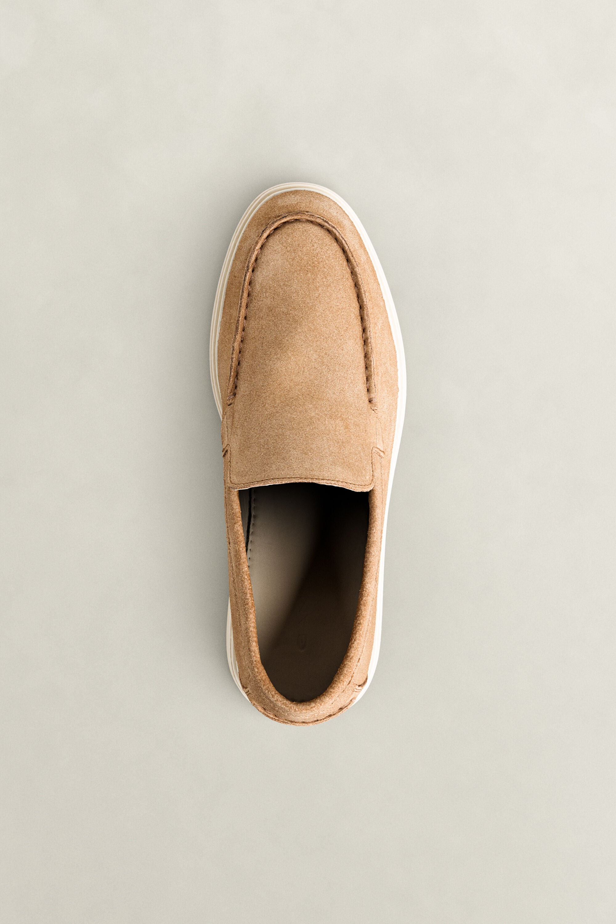 Boery Loafer aus Veloursleder — WARM BEIGE