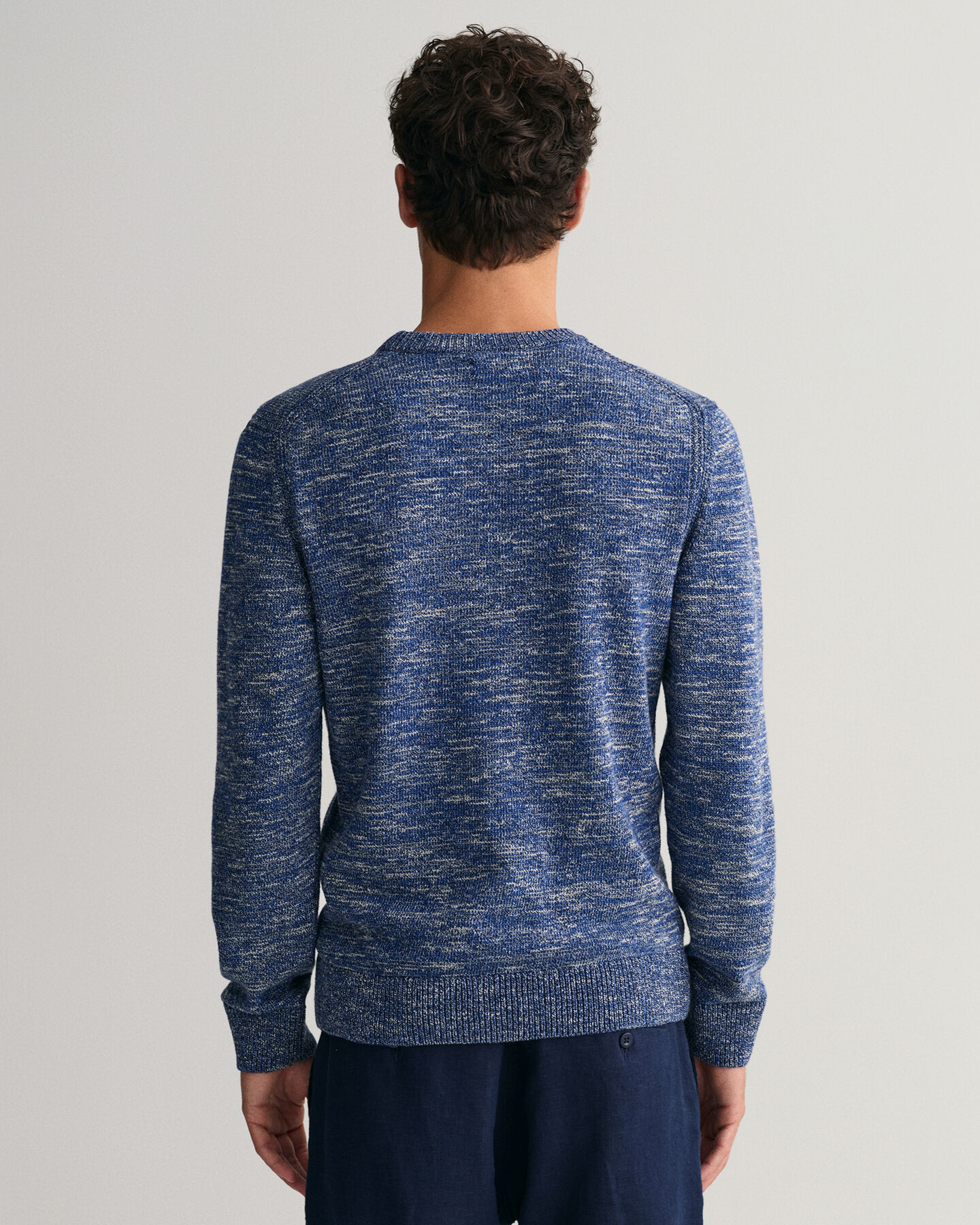 Rundhalspullover aus gedrehtem Garn