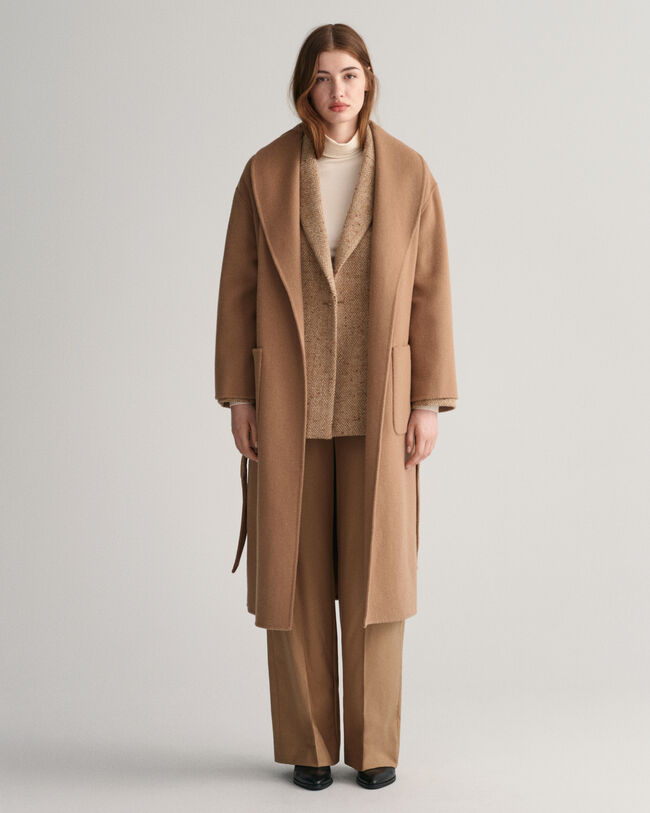 Handgenähter Mantel mit Gürtel