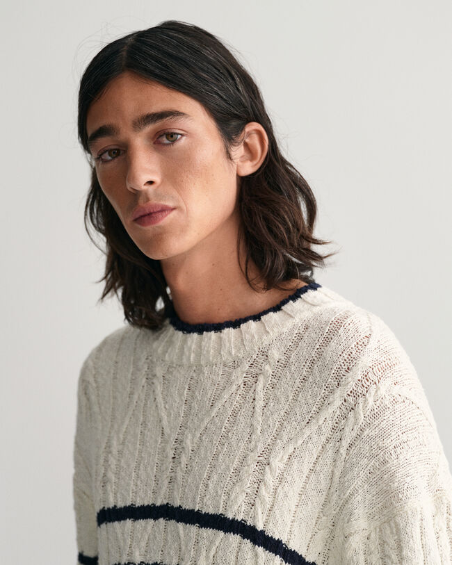 Gestreifter Zopfstrick Rundhalspullover