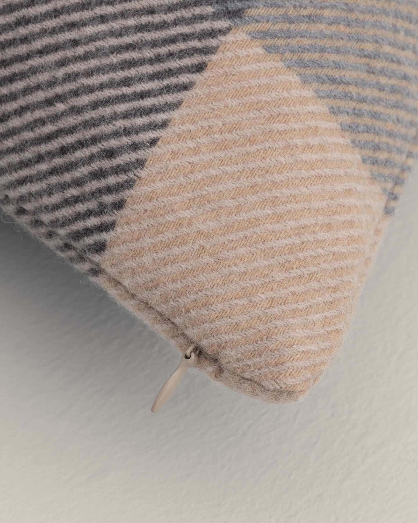 Magnified Check Kissenhülle