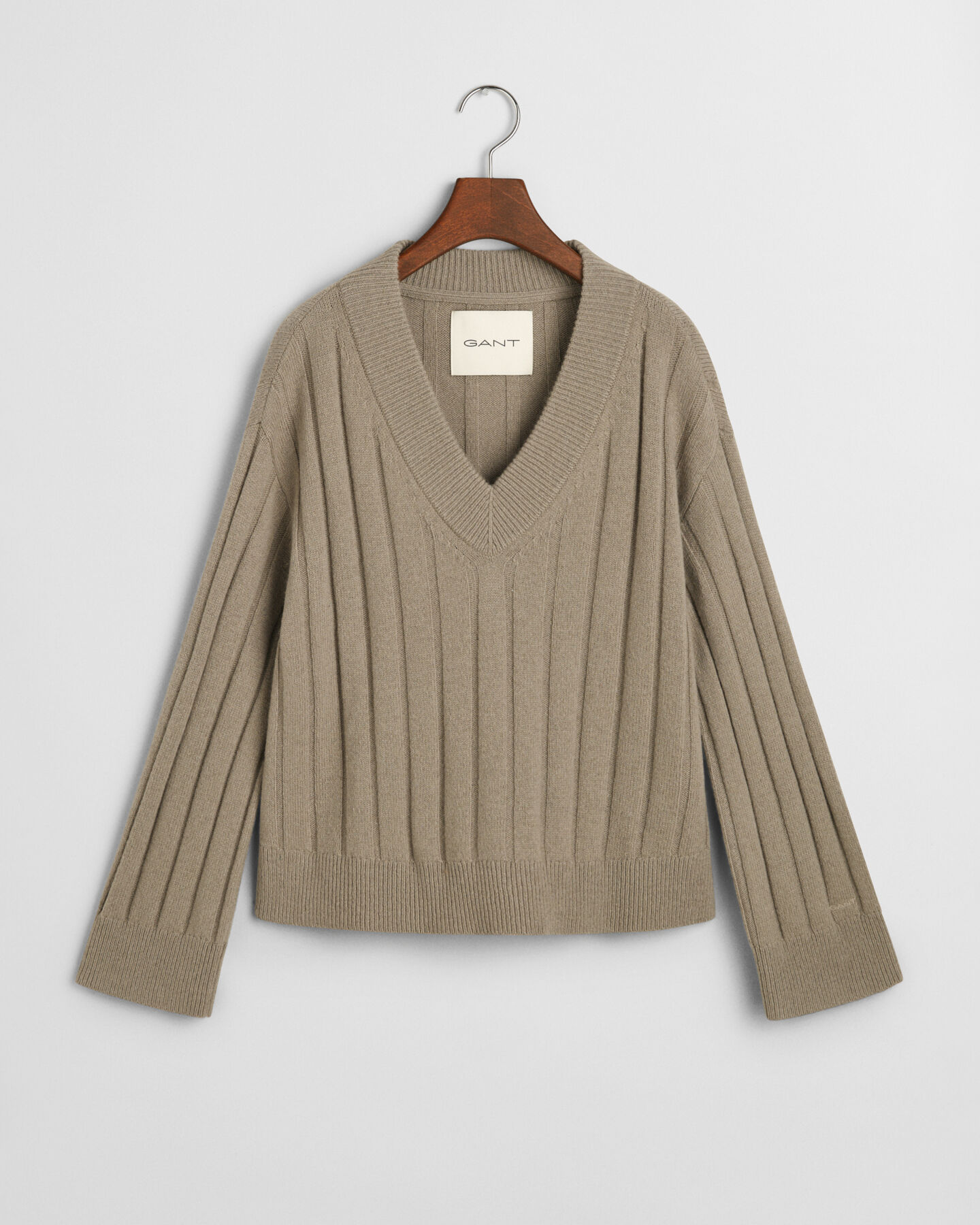 Breit gerippter V-Neck Wollpullover