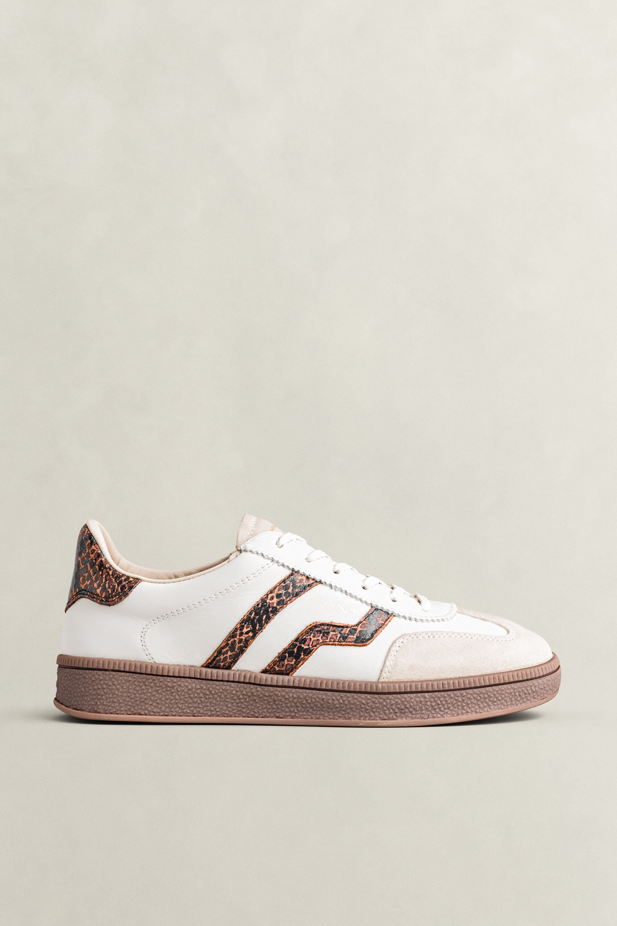 Cuzima Sneaker aus Veloursleder