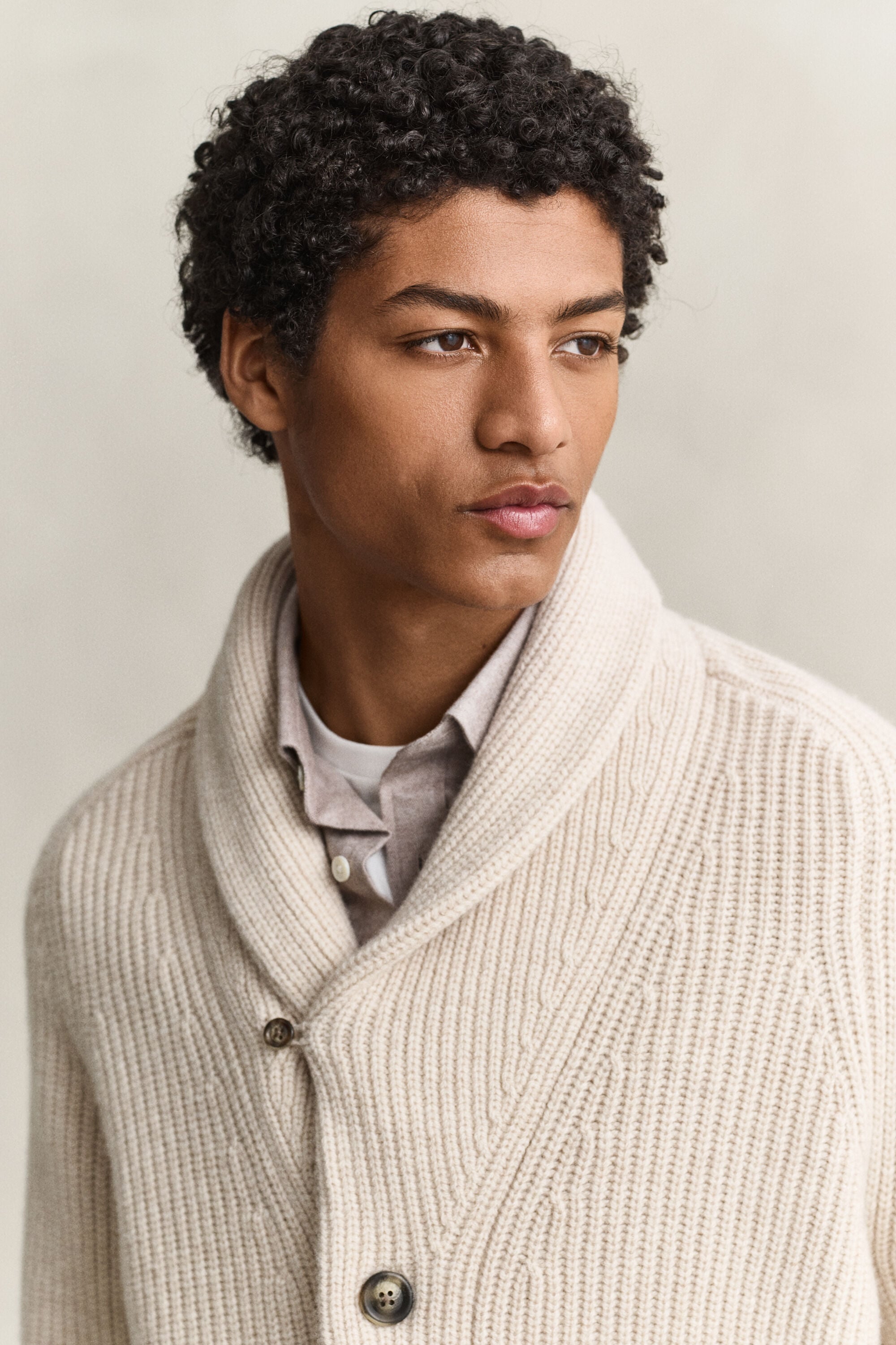 Gerippte Strickjacke aus Wollgemisch