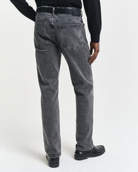 Regular Fit Jeans mit schwarzer Waschung