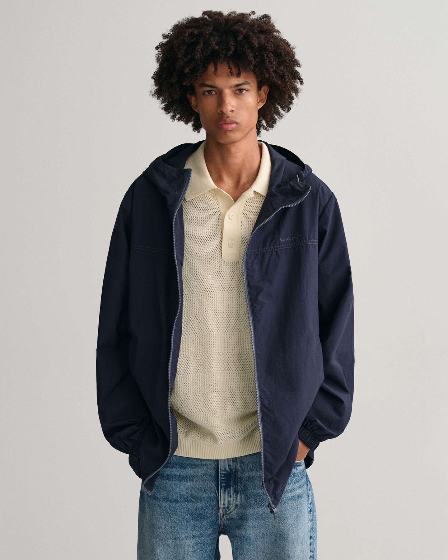 Leichte Kapuzenjacke