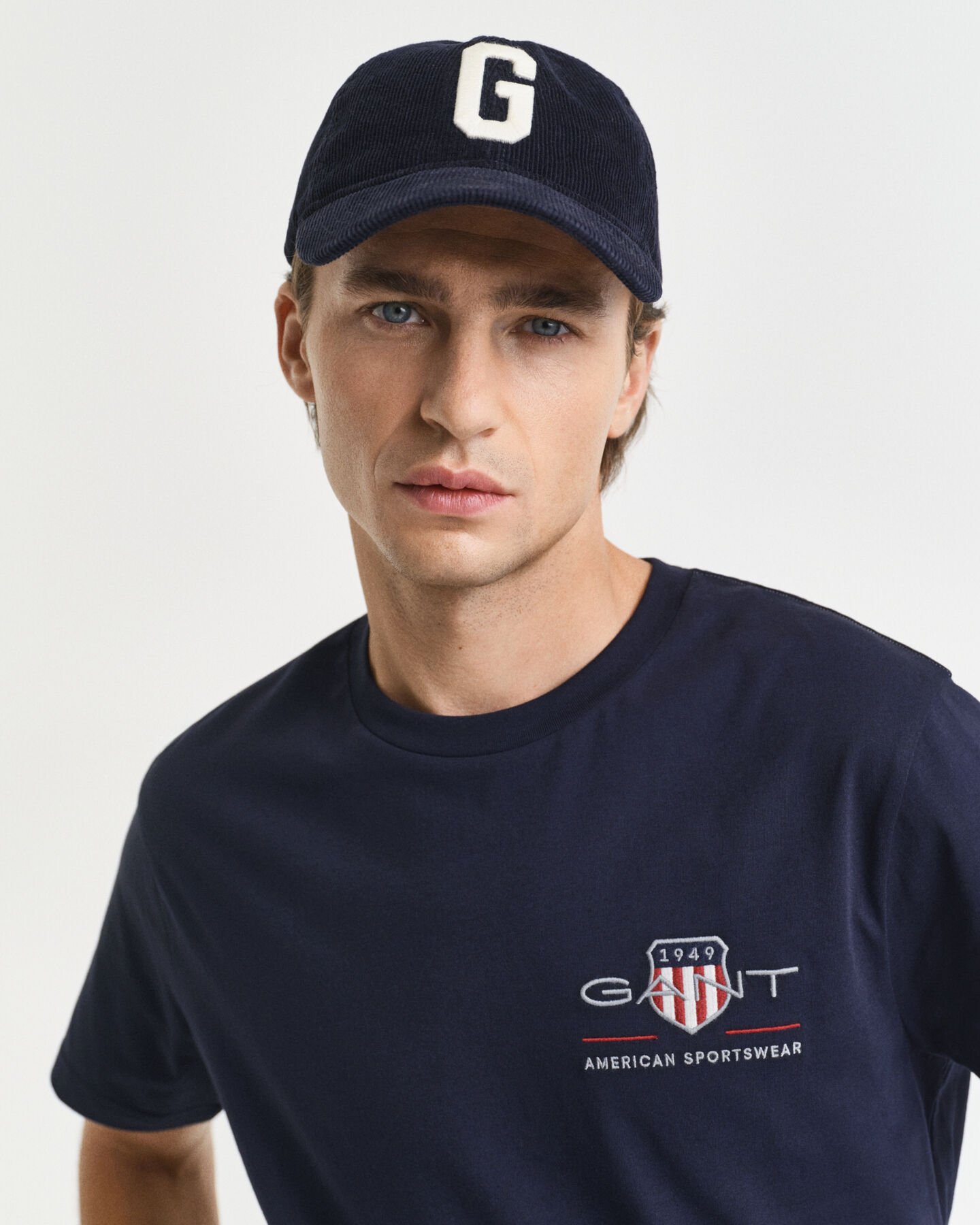 Archive Shield T-Shirt mit Stickerei