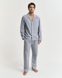 Gestreifter Pyjama
