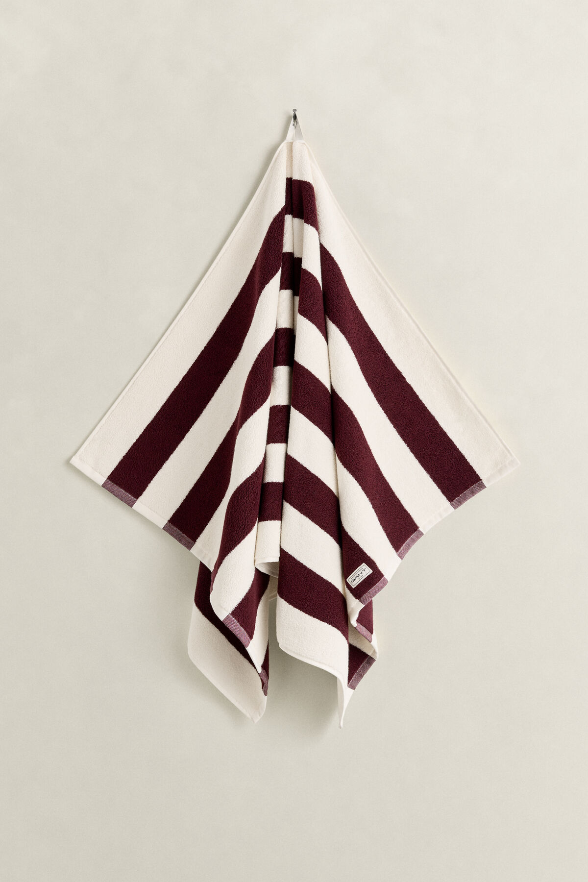 Handtuch mit Streifen 70 x 140 — DARKENED WINE
