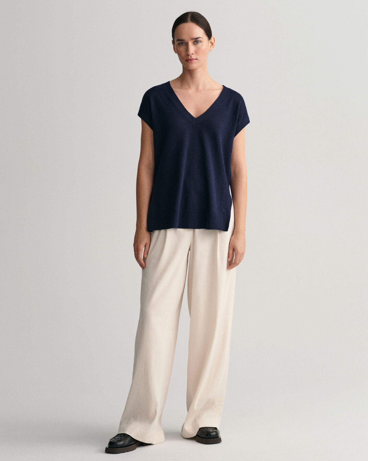 V-Neck Top aus Leinenmischgewebe