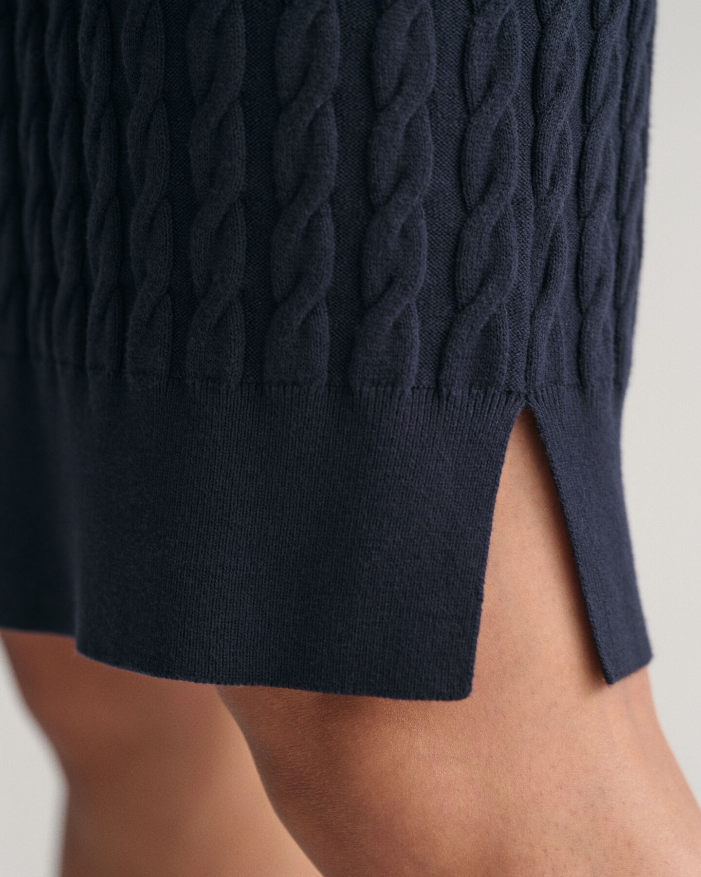 Zopfstrick Rundhalskleid aus Baumwollstretch