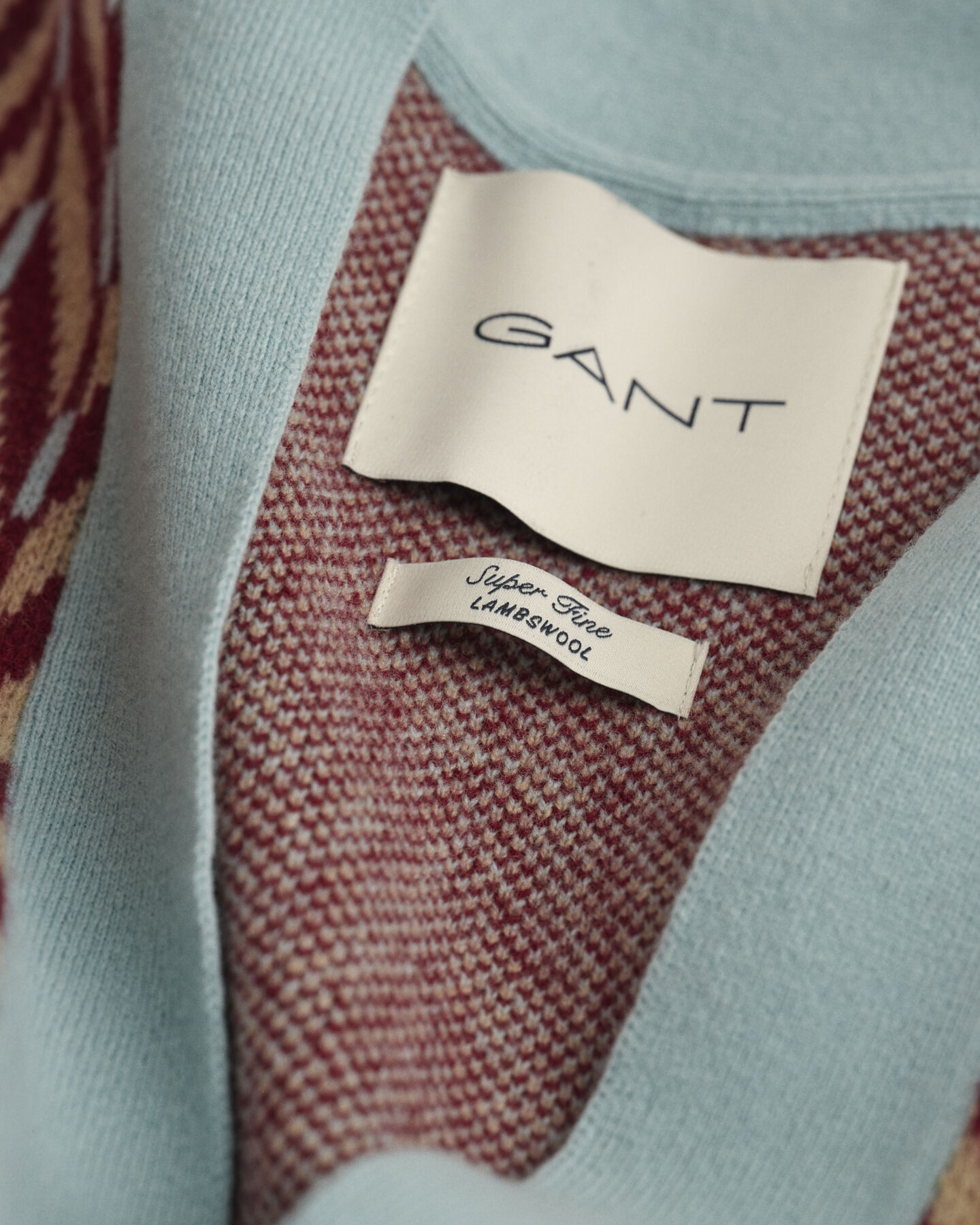 Mehrfarbige Strickjacke mit Fischgr&auml;tmuster