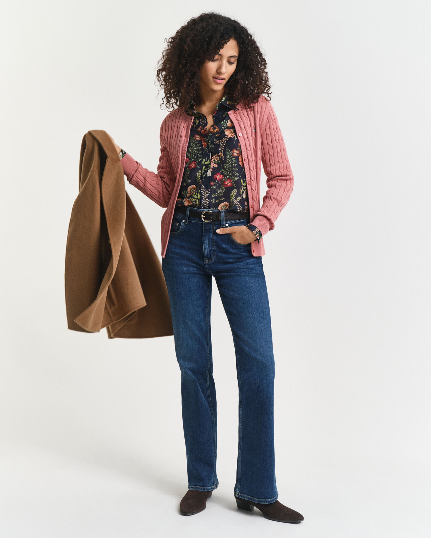 Strickjacke aus Stretch-Baumwolle mit Zopfmuster