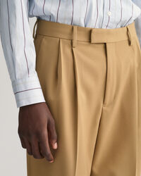 Bundfaltenhose mit weitem Bein