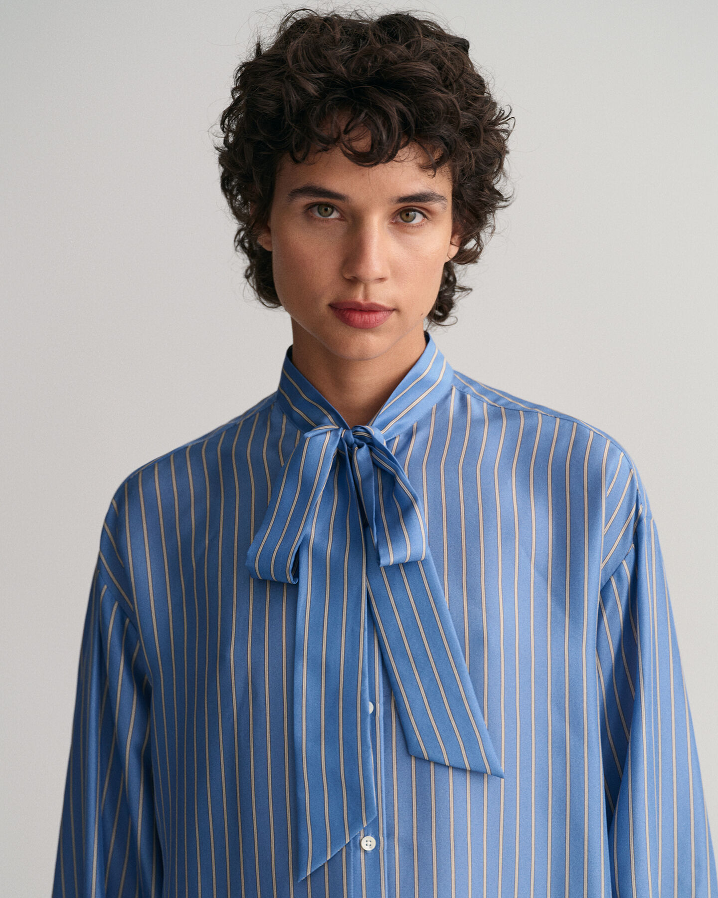 Schluppenbluse aus Seide mit Streifen