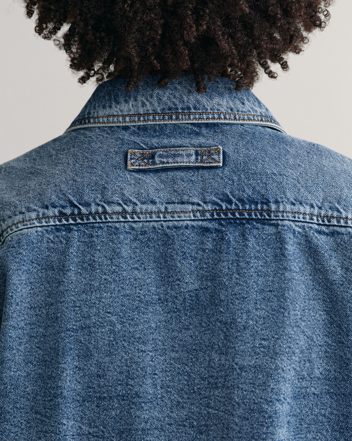 St&uuml;ckgef&auml;rbte Denim Hemdjacke