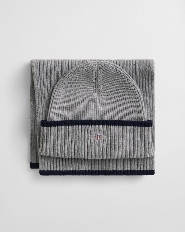 Essential Beanie und Schal im Geschenkset