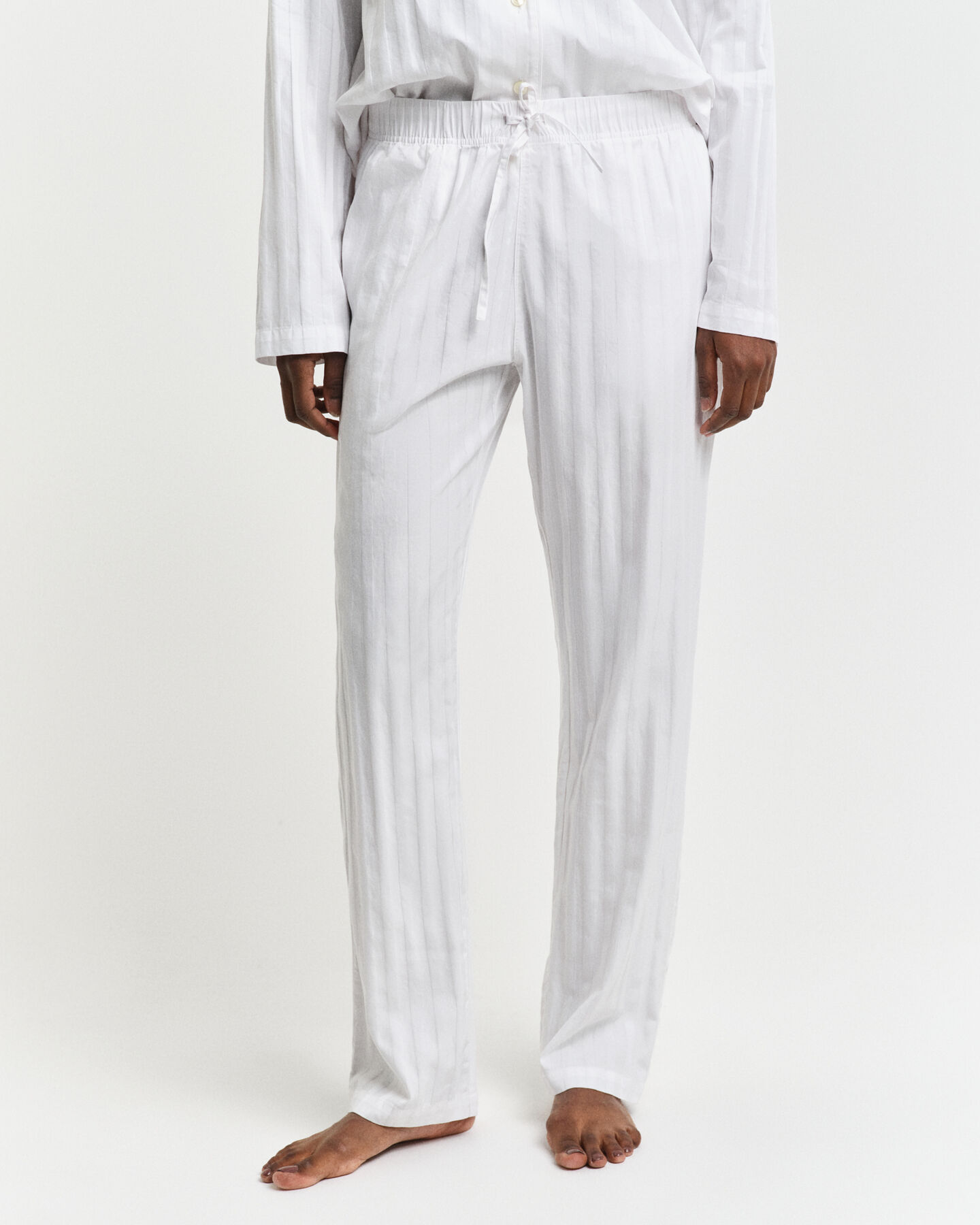 Gestreifter Schlafanzug in Geschenkbox