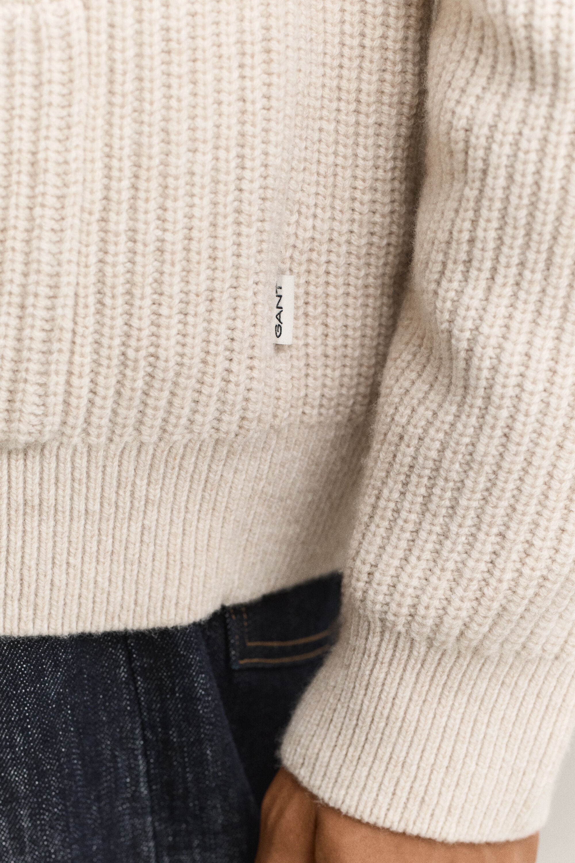 Gerippte Strickjacke aus Wollgemisch