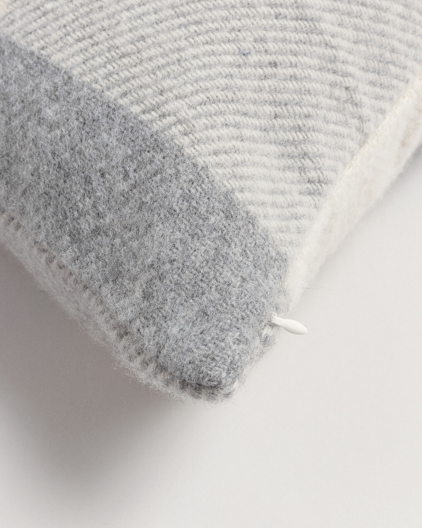 Kissenhülle mit Karomuster