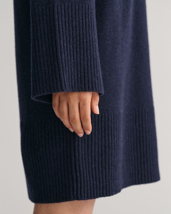 Lounge Rollkragenkleid